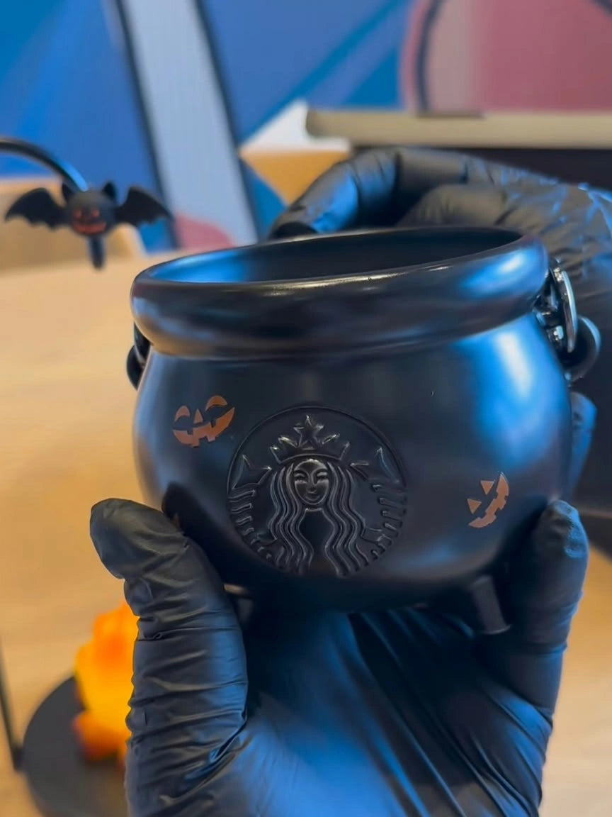 starbucks Halloween 380ml Cauldron-Shaped Color-Changing Mug on hand