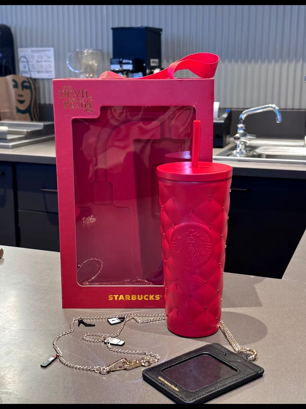 starbucks the devil wears prada 590ml red diamond ss cup with card holder